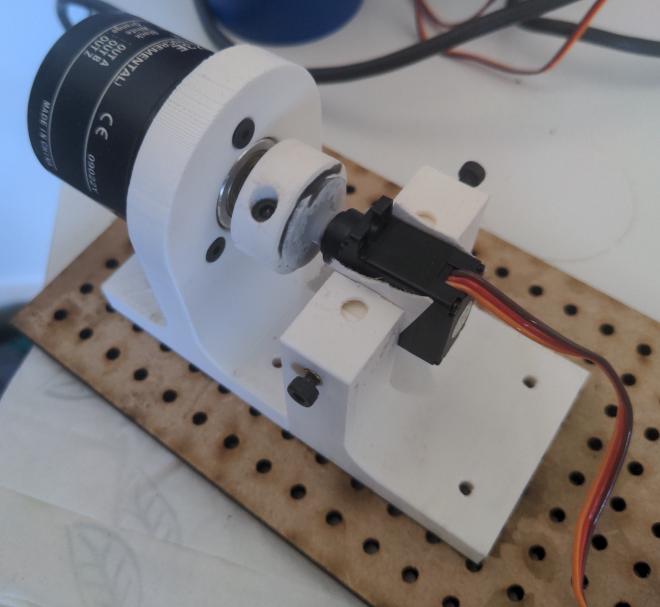 Servo motor mounted with encoder. Arduino out of shot.